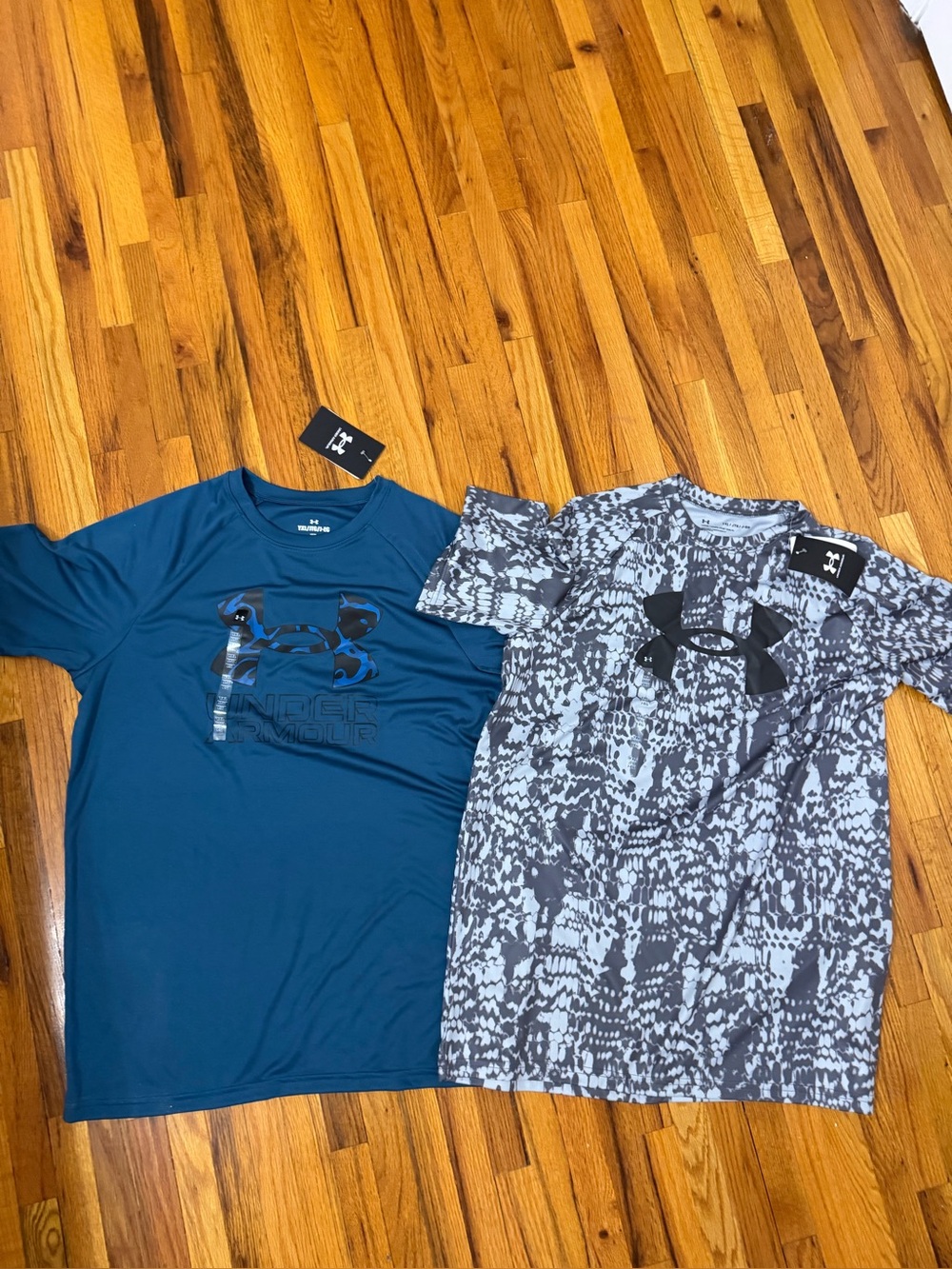 UnderArmor Loose fit tech moisture wicking shirts athletic 18/20 YXL NWT